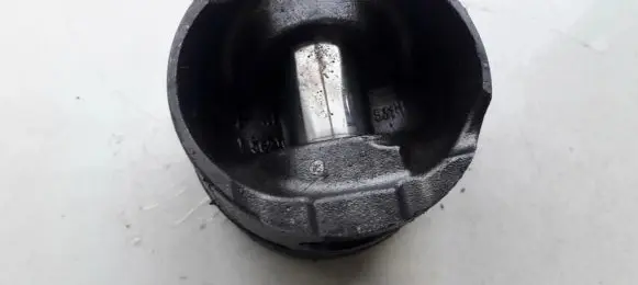 Peugeot 406 Piston 8531