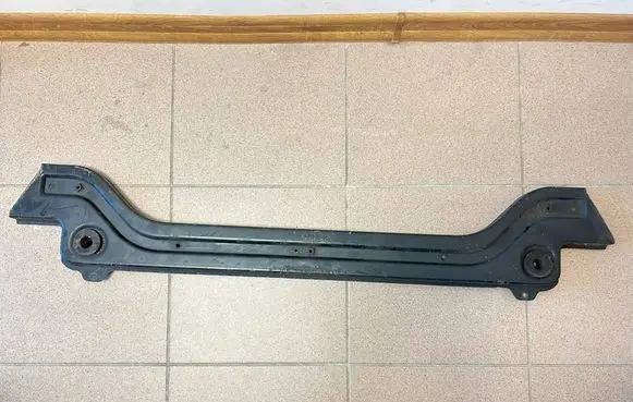 Mercedes-Benz ML W164 Bottom radiator support slam panel A1646201034