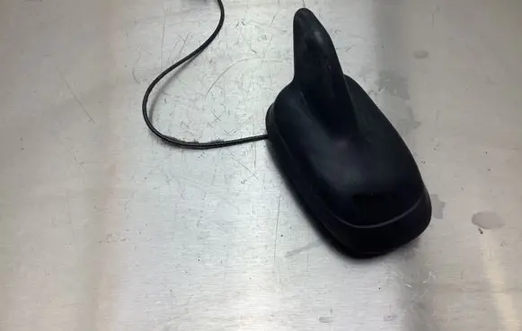 Volkswagen Touran II Aerial GPS antenna 65221