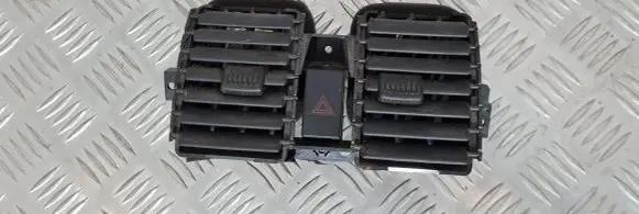 Hyundai Terracan Dash center air vent grill