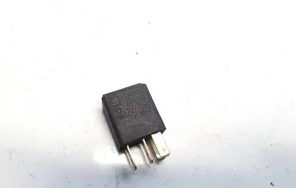 Opel Astra H Other relay 24435922
