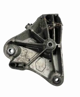 Engine mounting bracket