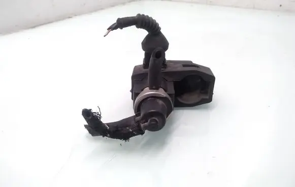 Audi A4 S4 B5 8D Turbo solenoid valve 059906629