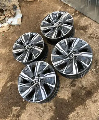 Hyundai Tucson IV NX4 R17 alloy rim 