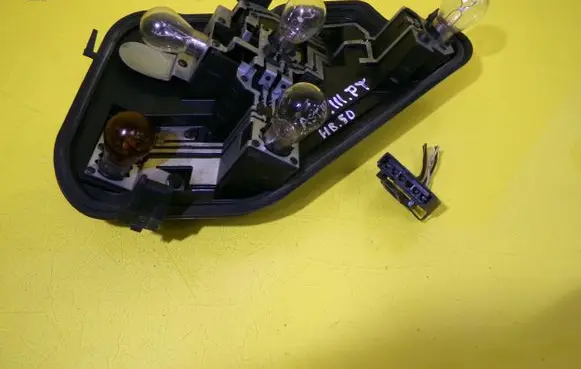 Opel Astra H Tail light bulb cover holder 159728