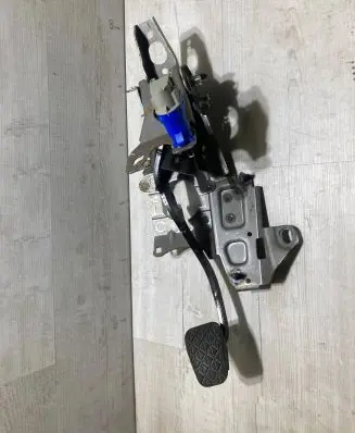Ford Fiesta Brake pedal 8V512450EC 190107151637