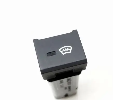 Hyundai i30 Windscreen/window heater switch 621W05010 202002962