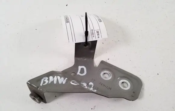 BMW 6 G32 Gran Turismo Fender mounting bracket 7416434