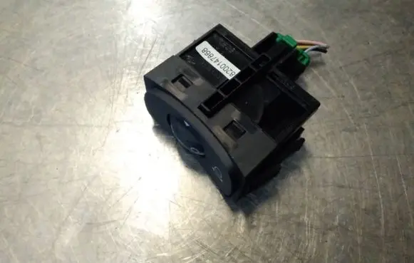 Renault Espace - Grand espace IV Headlight level height control switch 8200147868
