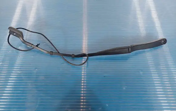 Tesla Model 3 Front wiper blade arm 3392126527