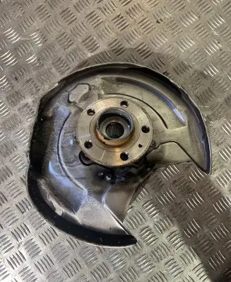 Rear wheel hub