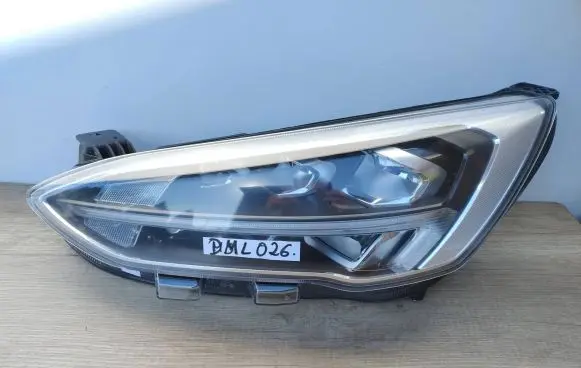 Ford Focus Headlight/headlamp JX7B-13E015-GE