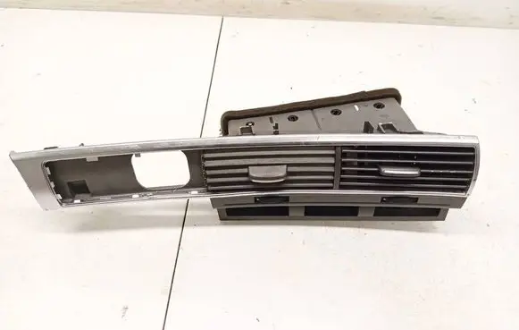 Audi A6 S6 C6 4F Dash center air vent grill 4f1820951d