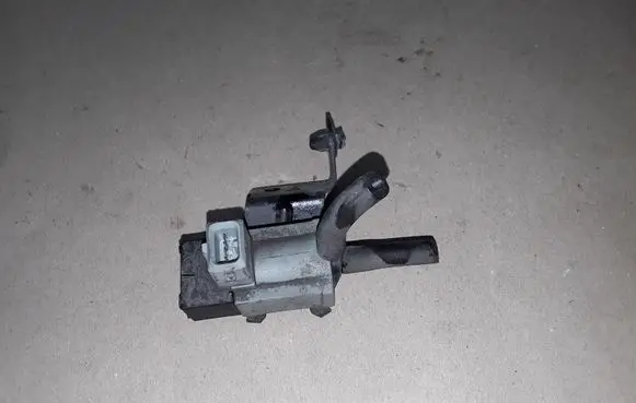 Hyundai ix35 Vacuum valve 351202A450