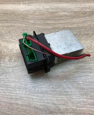 Citroen C3 Heater blower motor/fan resistor F657165W WithPlug