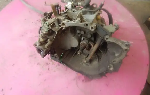 Manual 5 speed gearbox