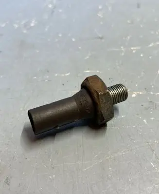 Audi A3 S3 8P Oil pressure sensor 038919081D