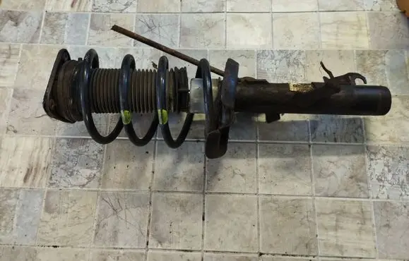 Mazda 3 I Front shock absorber with coil spring