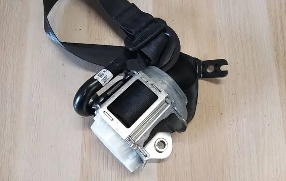 Skoda Octavia Mk4 Front seatbelt 34266843A 34279708D