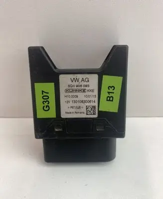 Volkswagen Golf VII Fuel injection pump control unit/module 5Q0906093