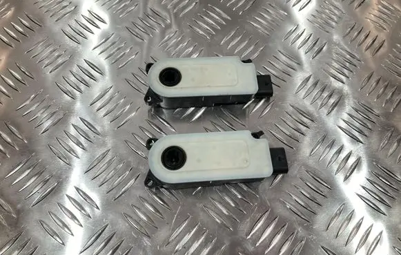 Volvo C40 Radiator active air flap actuator 115985500