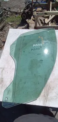 BMW 7 E65 E66 Front door window glass four-door 1212123