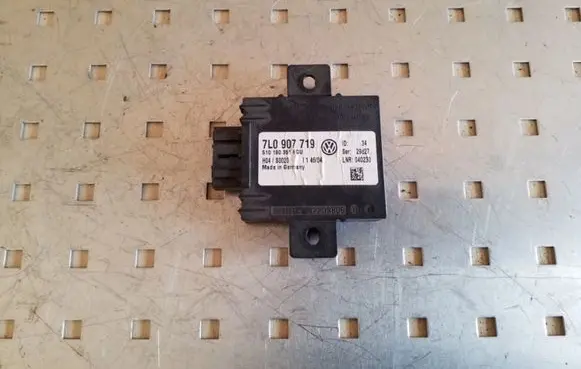 Volkswagen Touareg I Alarm control unit/module 7L0907719