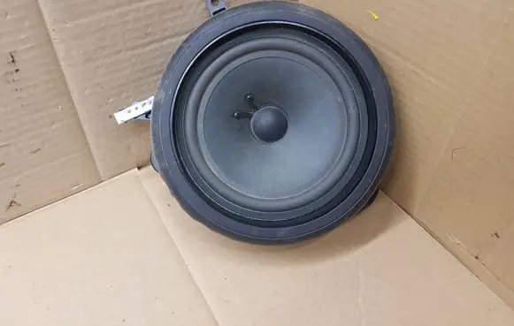 Audi A3 S3 A3 Sportback 8P Front door speaker 8E0035411B 290326001