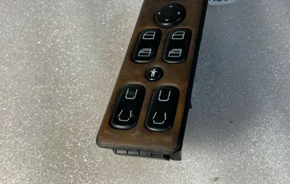 Mercedes-Benz Vito Viano W638 Electric window control switch 0045459207
