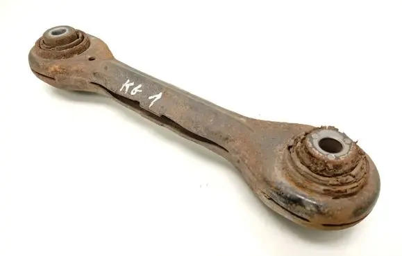 Rear control arm