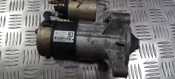 Citroen C5 Starter motor M000T82081
