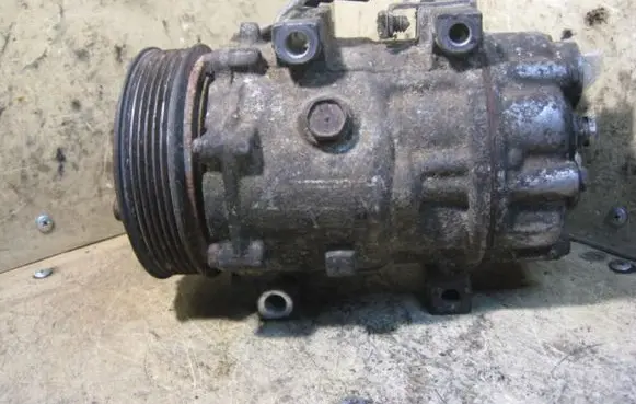 Ford Focus Air conditioning (A/C) compressor (pump) 3M5H19D629HC