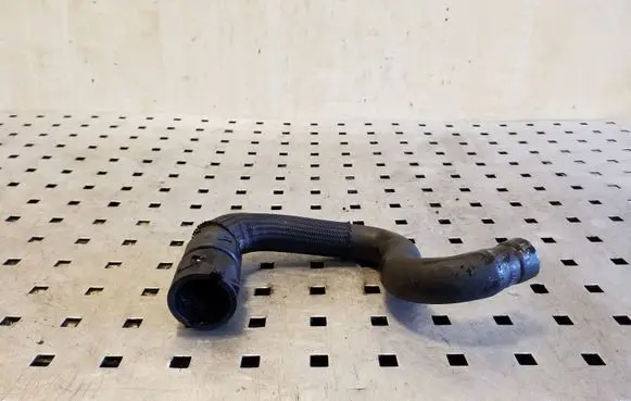 Engine coolant pipe/hose