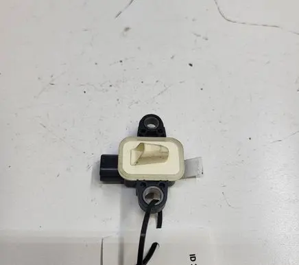 Nissan Leaf I (ZE0) Airbag deployment crash/impact sensor 988361MA0A