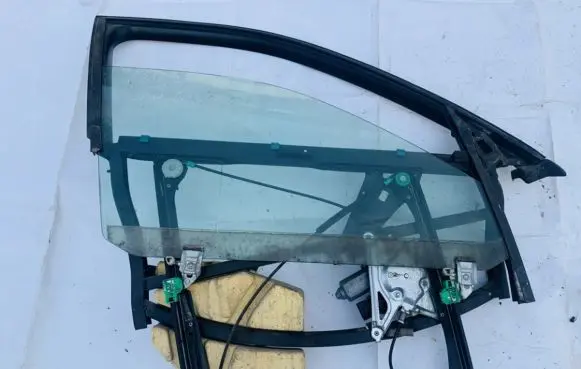 Audi A4 S4 B5 8D Front door window/glass frame 