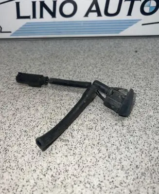 BMW 5 E60 E61 Windshield washer spray nozzle 7132969