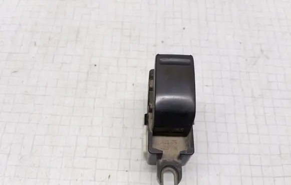 Nissan Almera Tino Electric window control switch