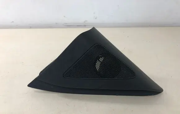 Front door high frequency speaker