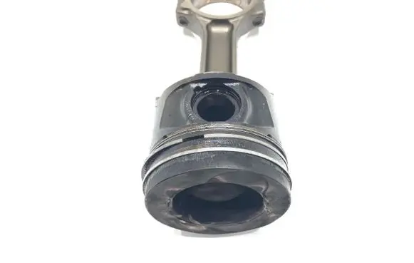 Renault Megane IV Piston with connecting rod 