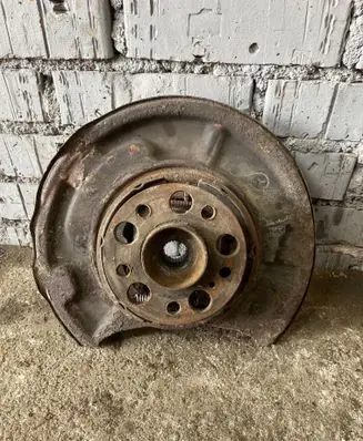 Mercedes-Benz E W211 Rear wheel hub