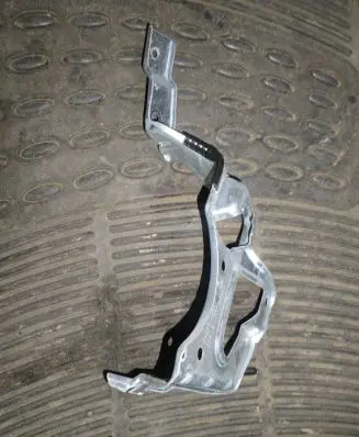 BMW 5 E60 E61 Front door exterior handle/bracket 7066041