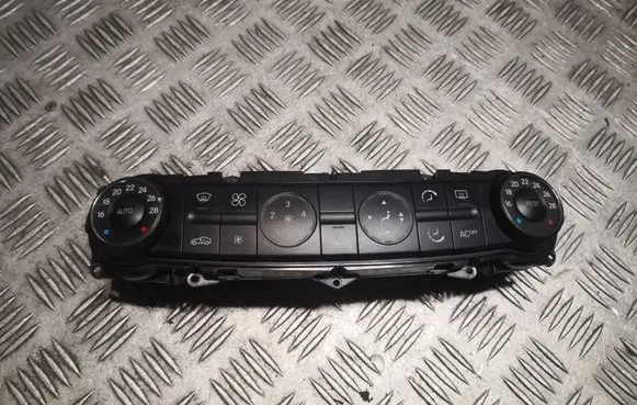 Mercedes-Benz E W211 Interior fan control switch 2118300385 A2118300385