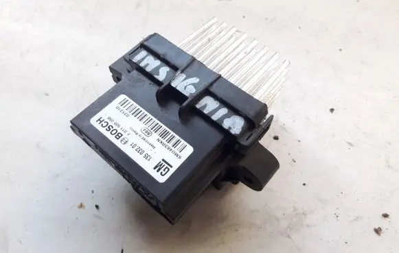 Opel Insignia A Heater blower fan relay 13503201