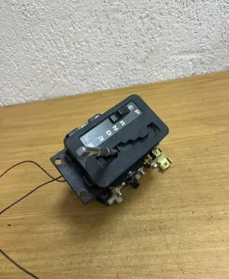 Mercedes-Benz E W124 Gear shifter/selector 1402670137 F2603