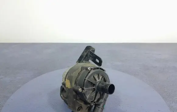 Renault Arkana Water pump 210118638R