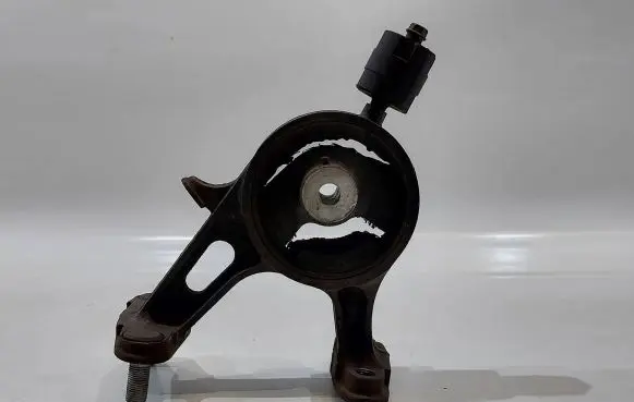 Toyota Verso Engine mount vacuum valve 