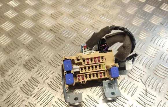 Nissan Pulsar Fuse module