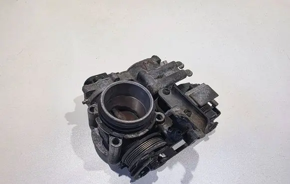 Lexus IS 200-300 Throttle valve 2203070020