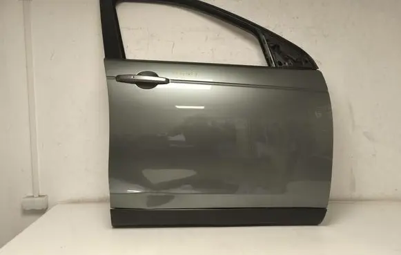 Land Rover Discovery Sport Front door
