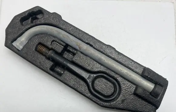 Volkswagen Caddy Tool set 2K0012113E